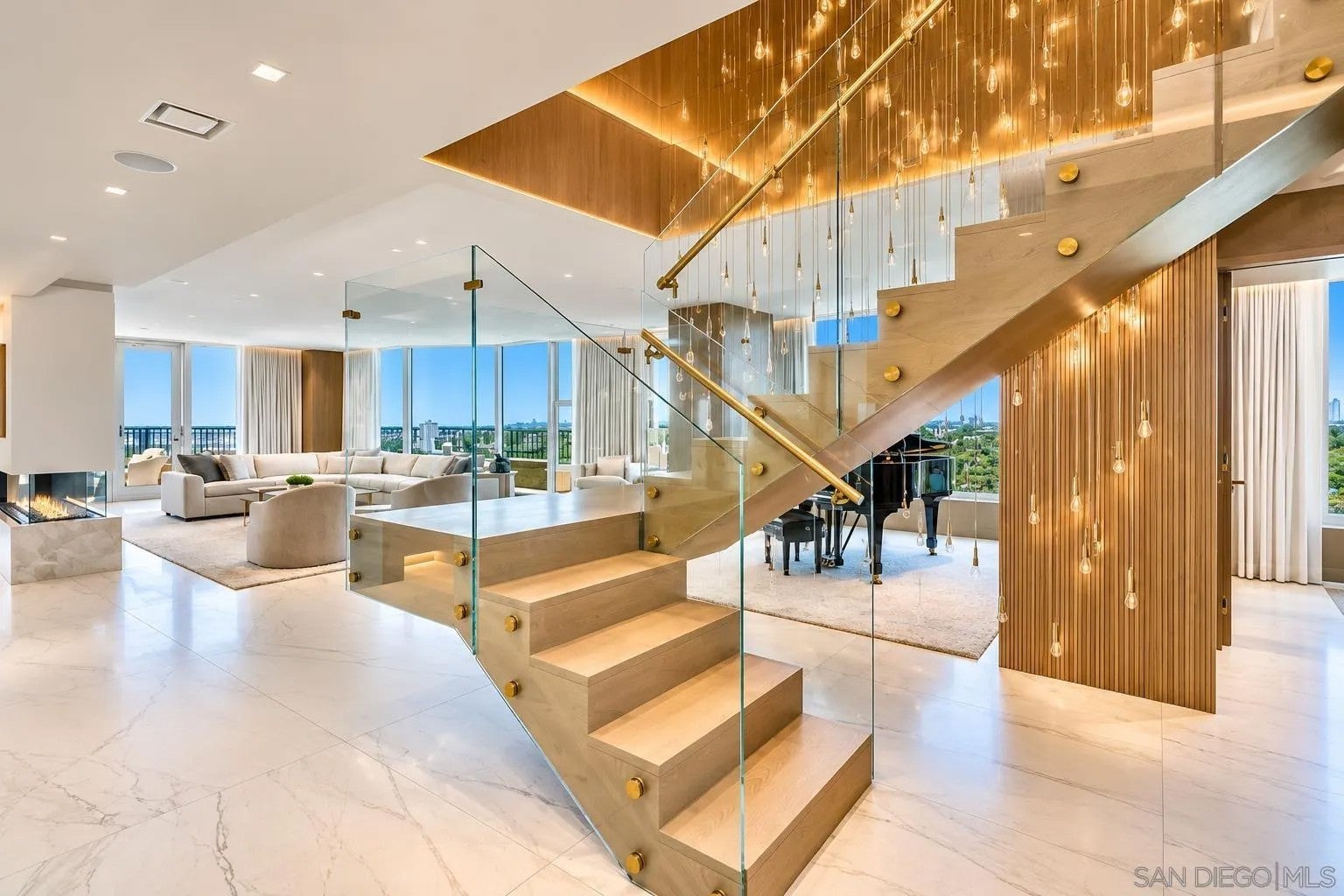 2500 Sixth Ave Penthouse 4