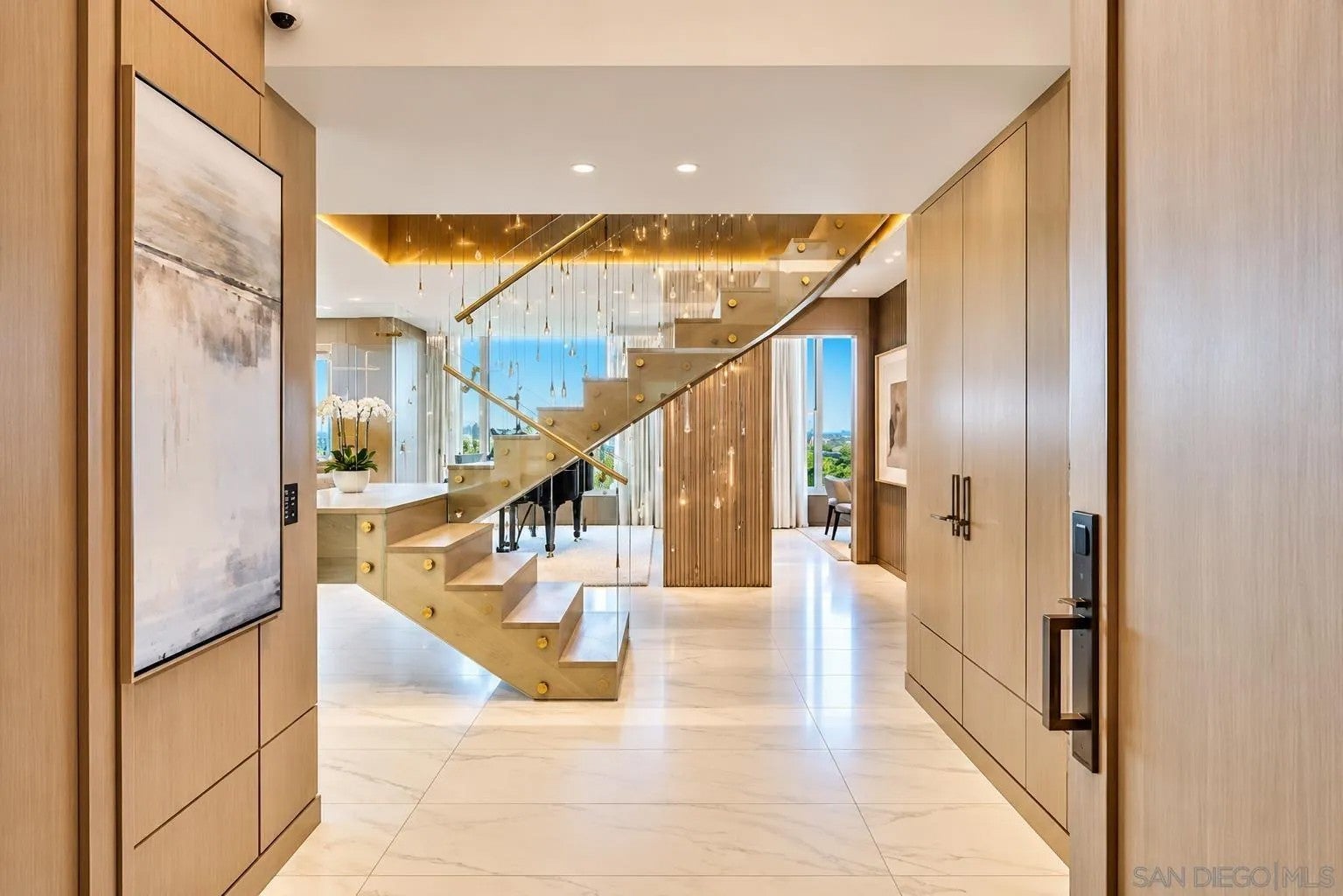 2500 Sixth Ave Penthouse 4