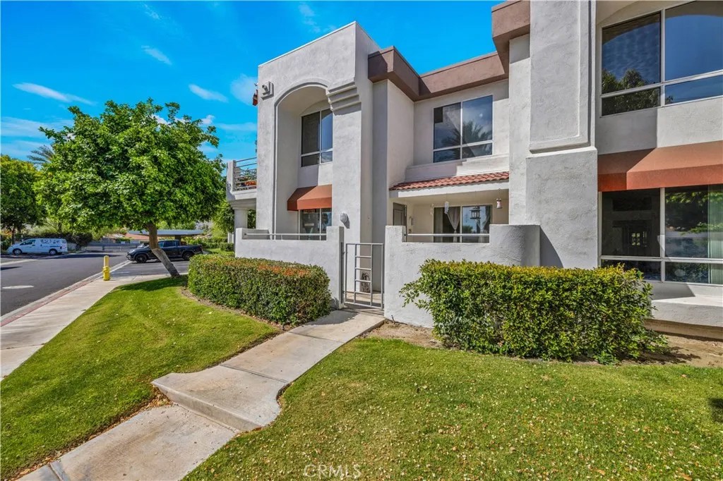 401 S El Cielo Road 35