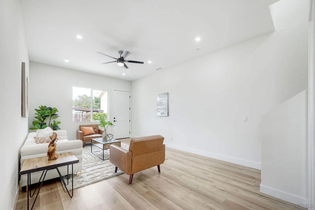 Photo of 962 Florence St, Imperial Beach, CA 91932 (MLS # 260004110)