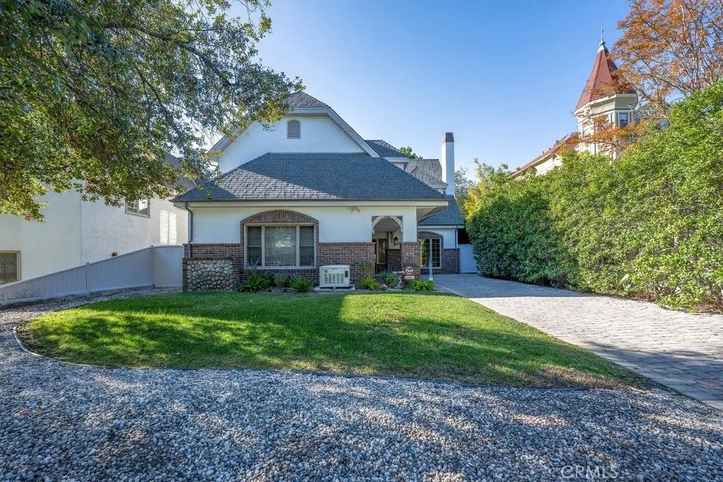 Photo of 217 N Lima St, Sierra Madre, CA 91024 (MLS # GD25268035)