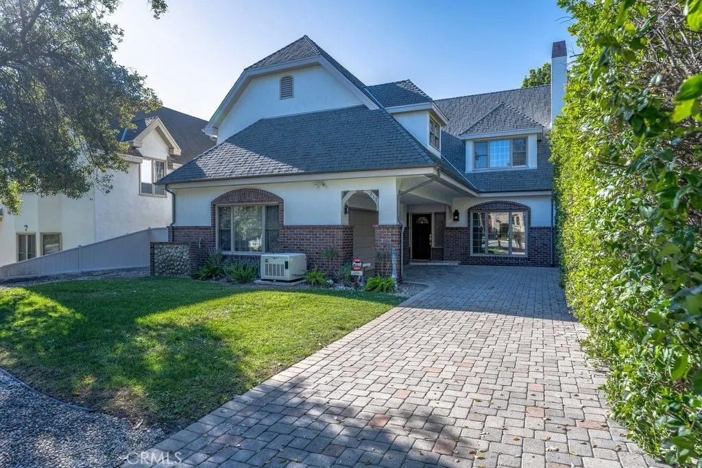 Photo of 217 N Lima St, Sierra Madre, CA 91024 (MLS # GD25268035)