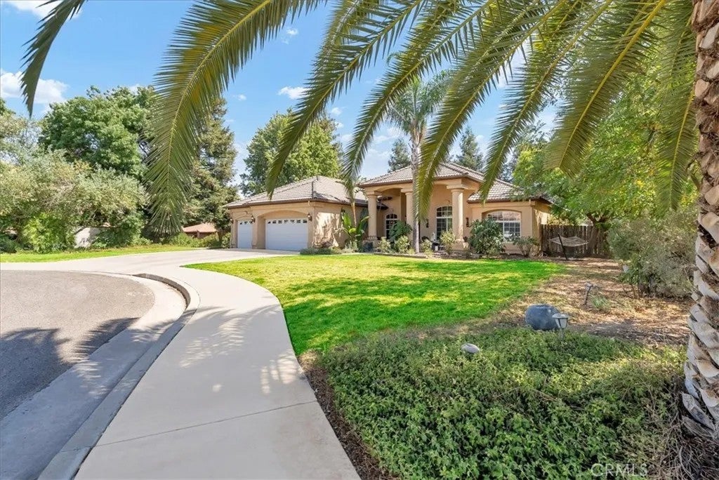 Photo of 1189 E Fairhaven Court, Porterville, CA 93257 (MLS # PI26094818)