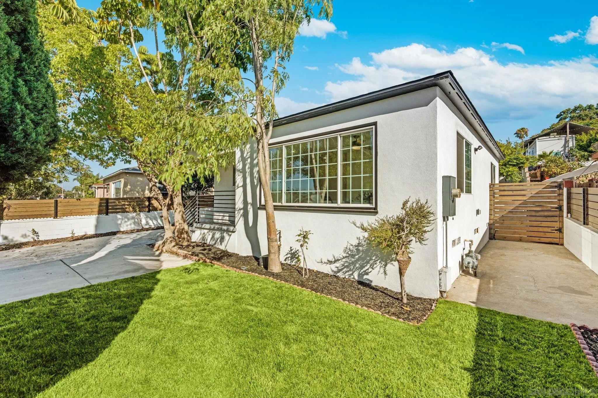 5259 Imperial Ave