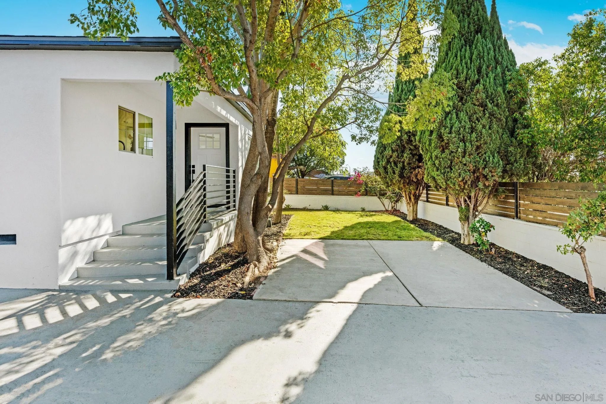 5259 Imperial Ave