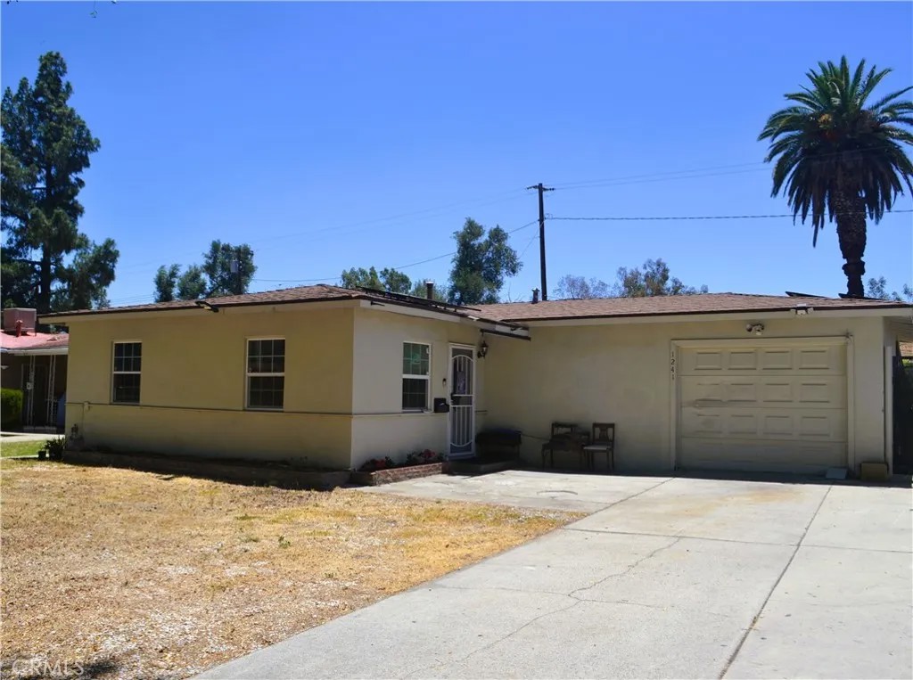 1241 Holly Vista Boulevard