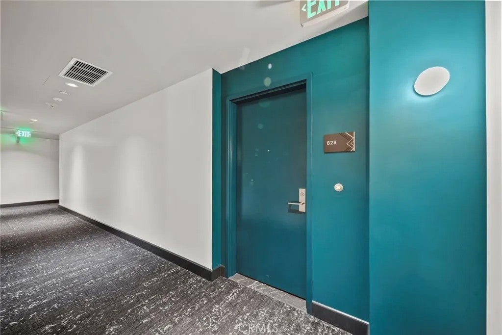 400 S Broadway 828