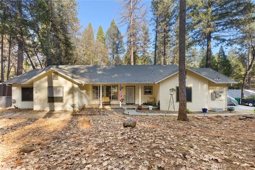 Photo of 6341 Amherst Way, Magalia, CA 95954 (MLS # SN25277952)