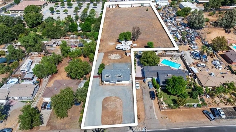 10555 Robinson
