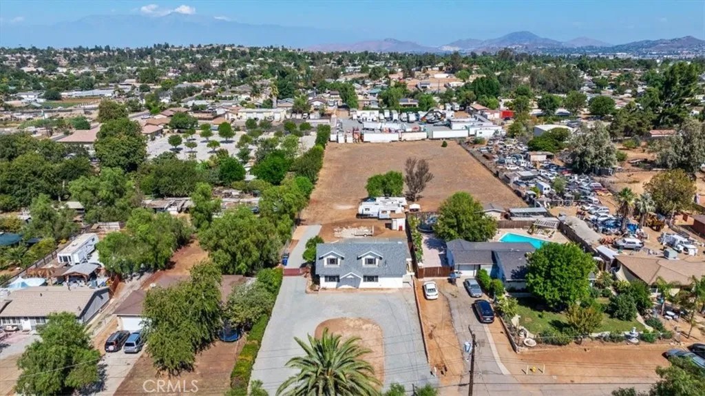 10555 Robinson