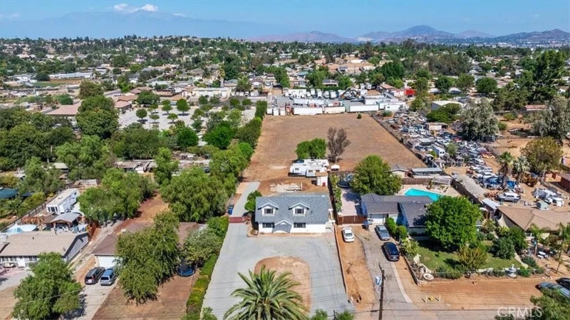 10555 Robinson