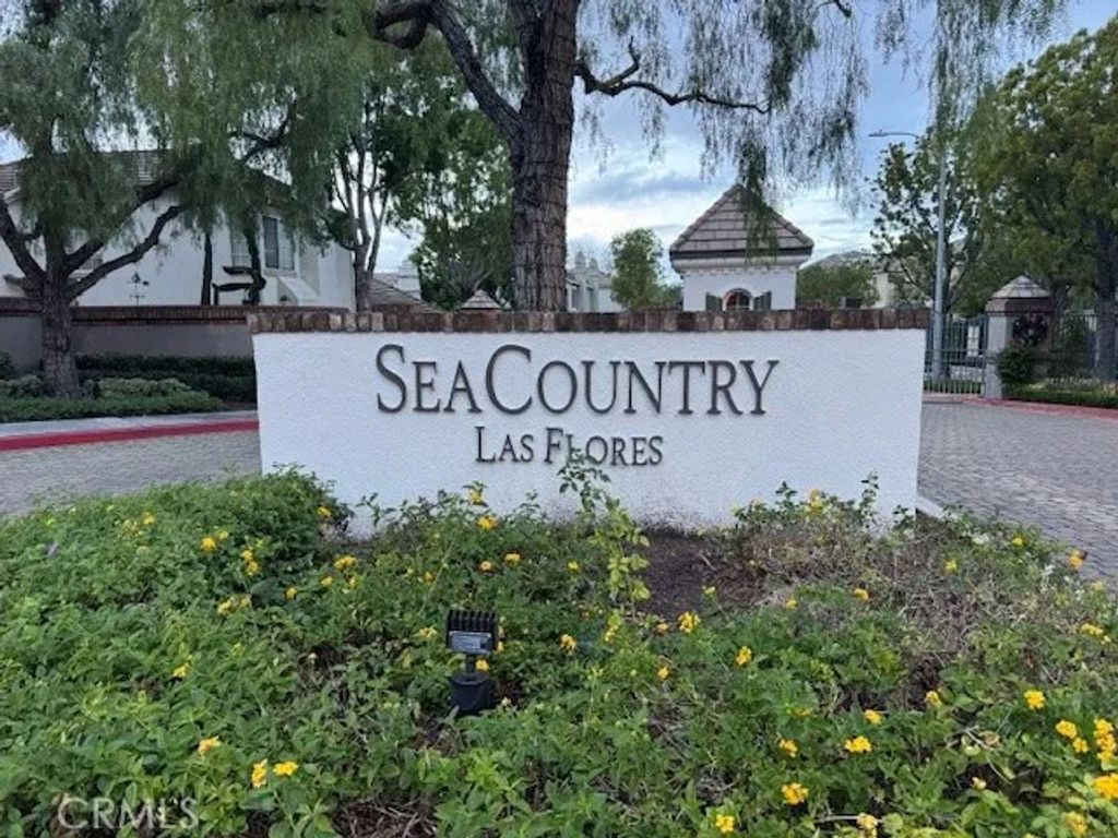 Photo of 229 Seacountry Ln, Rancho Santa Margarita, CA 92688 (MLS # PW26001556)