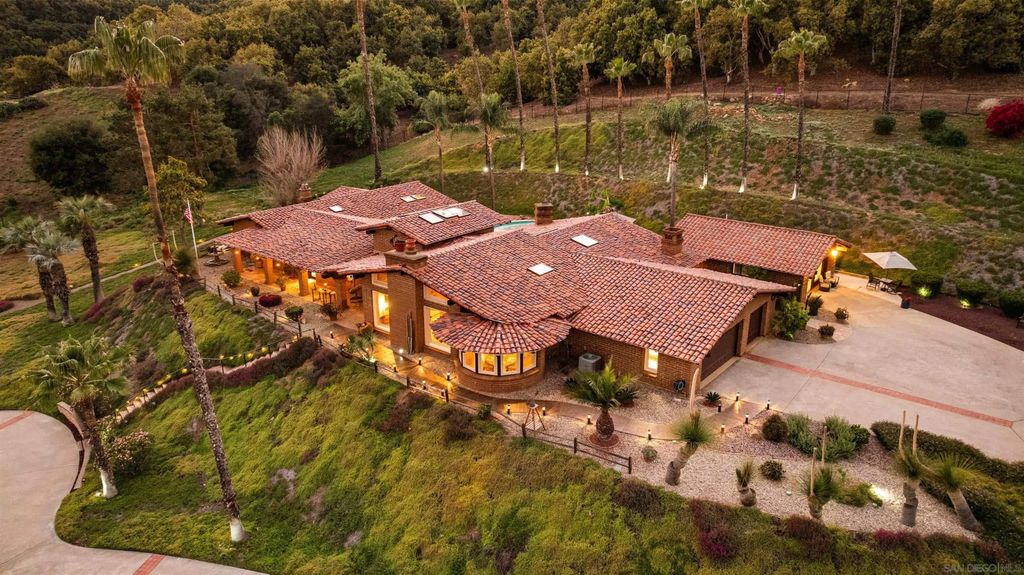 Photo of 1951 Cloverdale Rd, Escondido, CA 92027 (MLS # 260006397)