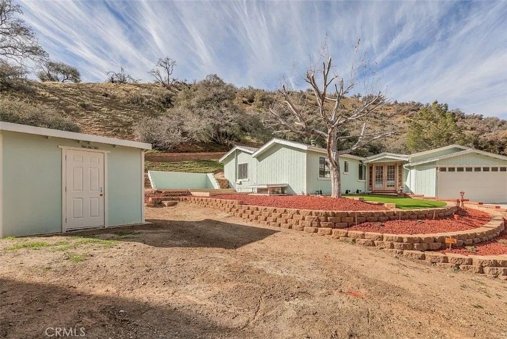 Photo of 921 Starr Court, Lebec, CA 93243 (MLS # SR26043271)