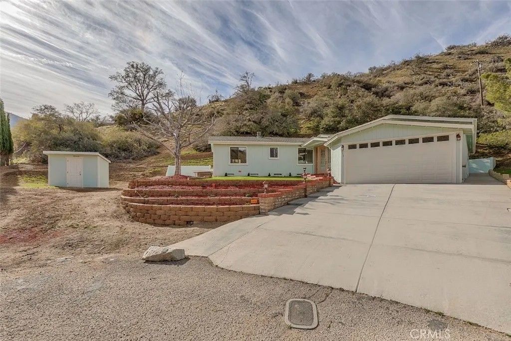 Photo of 921 Starr Court, Lebec, CA 93243 (MLS # SR26043271)