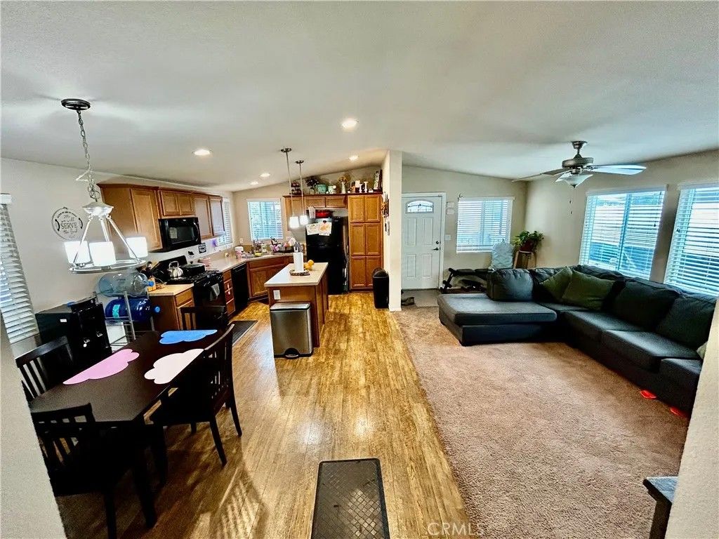 Photo of 675 W Oakland Ave #G2, Hemet, CA 92543 (MLS # SW26079725)