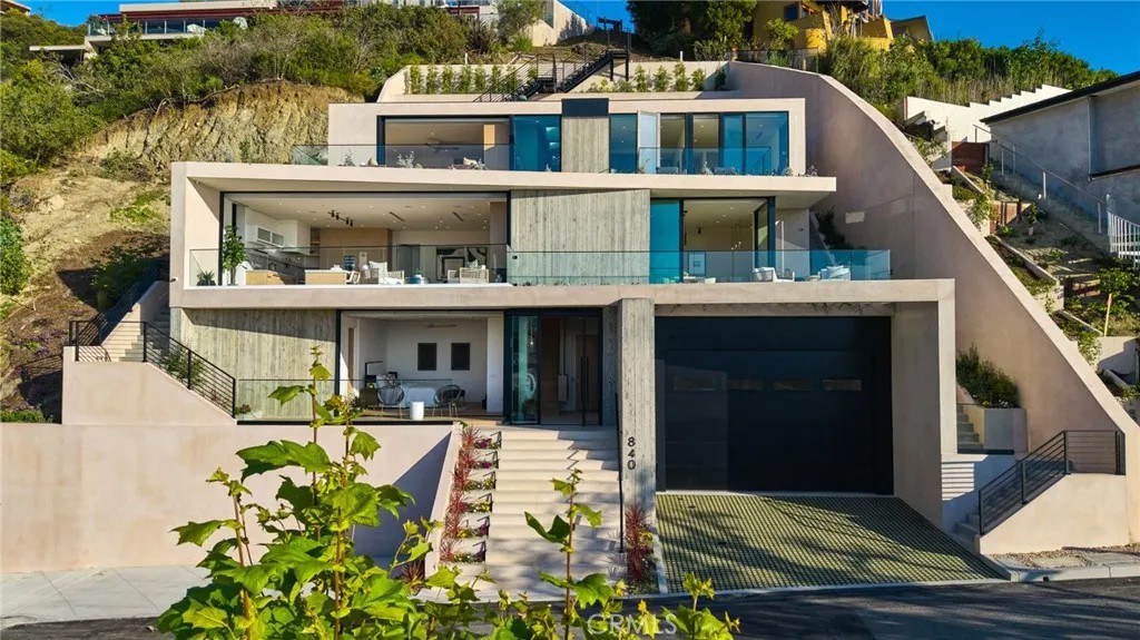 840 Gainsborough Drive