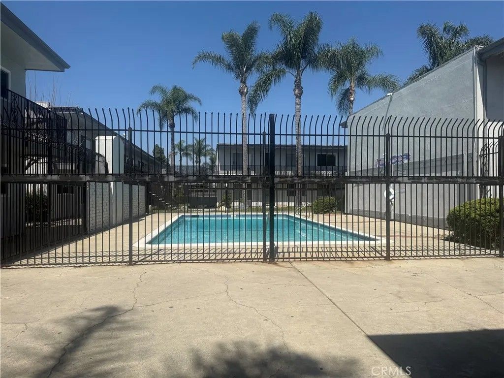 Photo of 5500 Ackerfield Ave #104, Long Beach, CA 90805 (MLS # DW26072725)