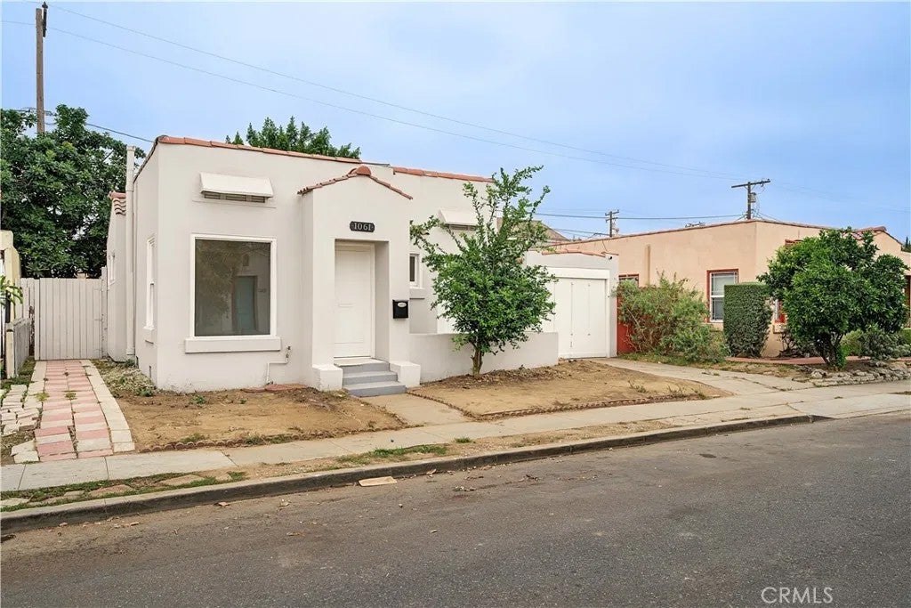 1061 N Minerva