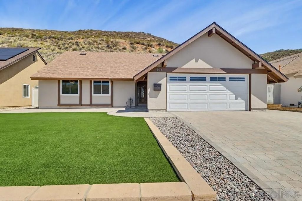 Photo of 10459 Santana Street, Santee, CA 92071 (MLS # 260009589)