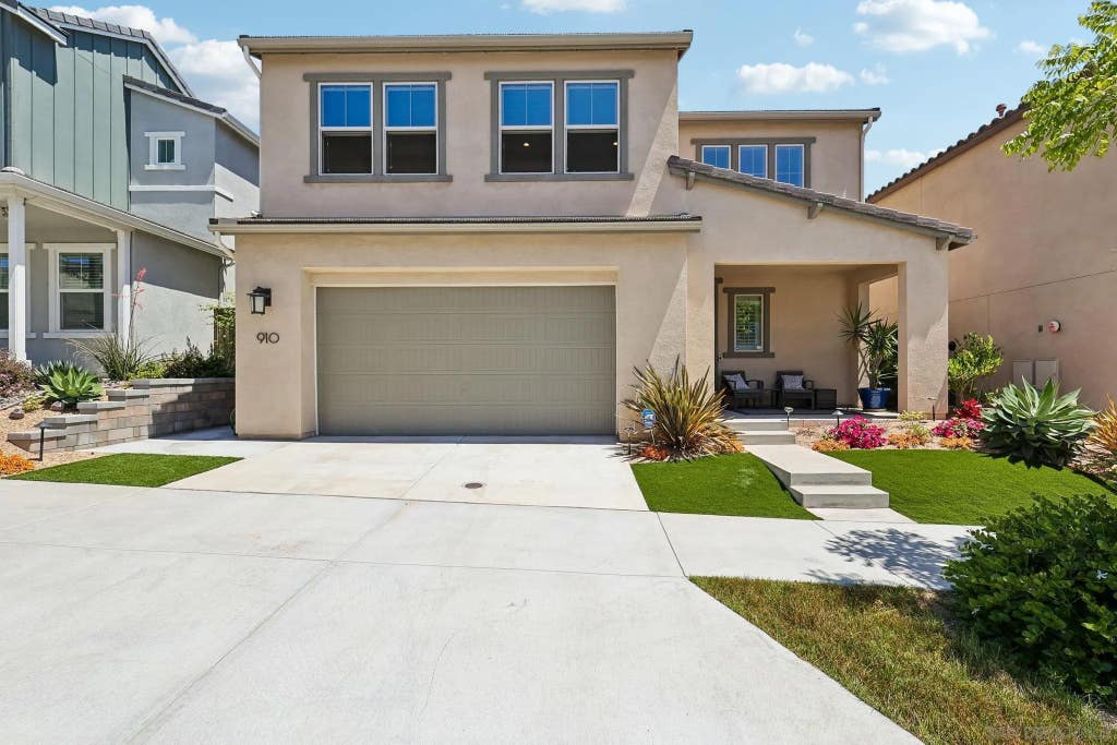 Photo of 910 Camino Meandro, Chula Vista, CA 91913 (MLS # 260014379)