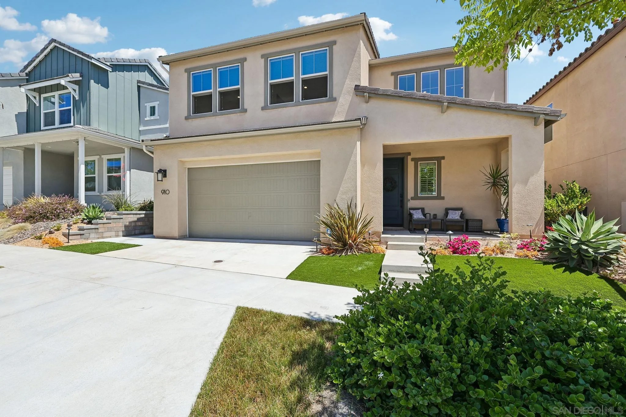 910 Camino Meandro