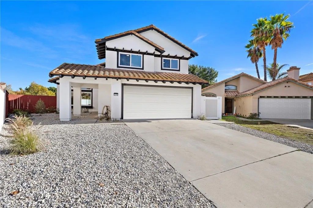 Photo of 40190 Paseo Del Sol, Murrieta, CA 92562 (MLS # OC25270528)