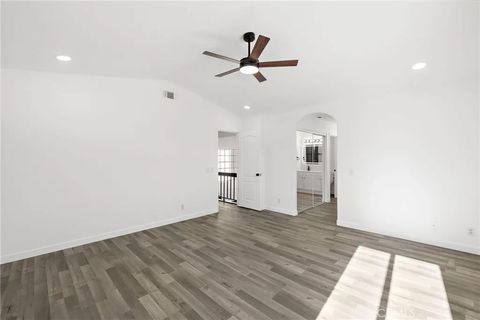 Tiny photo for 40190 Paseo Del Sol, Murrieta, CA 92562 (MLS # OC25270528)