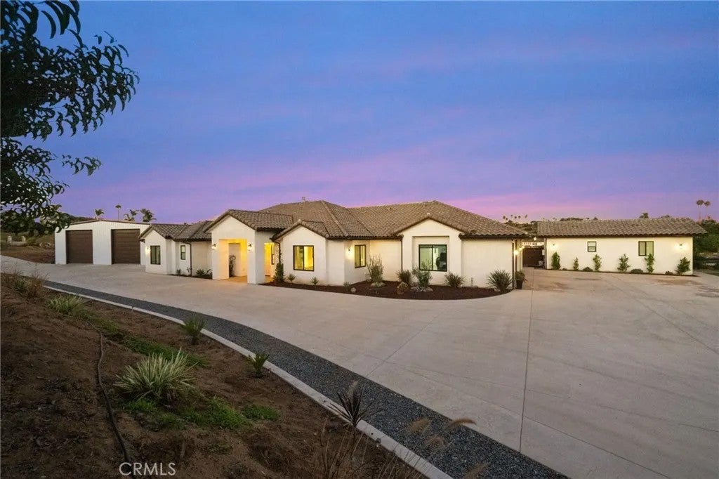 4574 Valle Del Sol