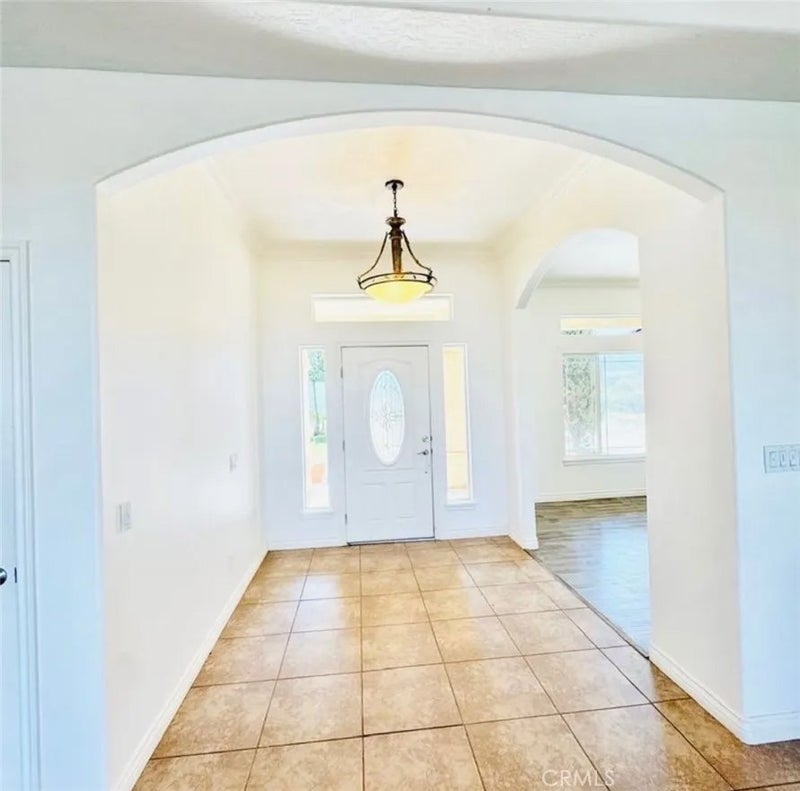 7438 Woodcliff