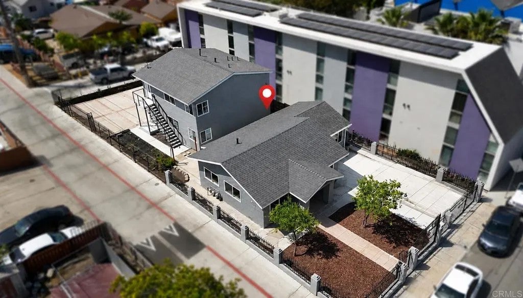 110 W Hall Avenue