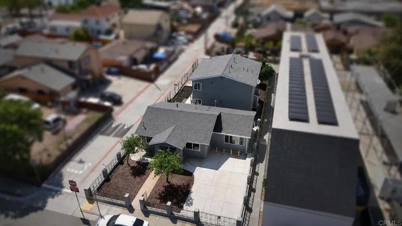 110 W Hall Avenue