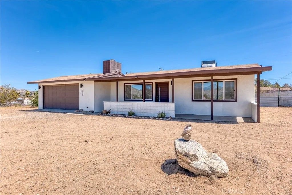 Photo of 7433 Sage Ave, Yucca Valley, CA 92284 (MLS # JT26077668)