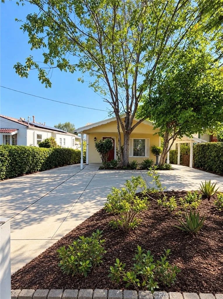 4445 Mont Eagle