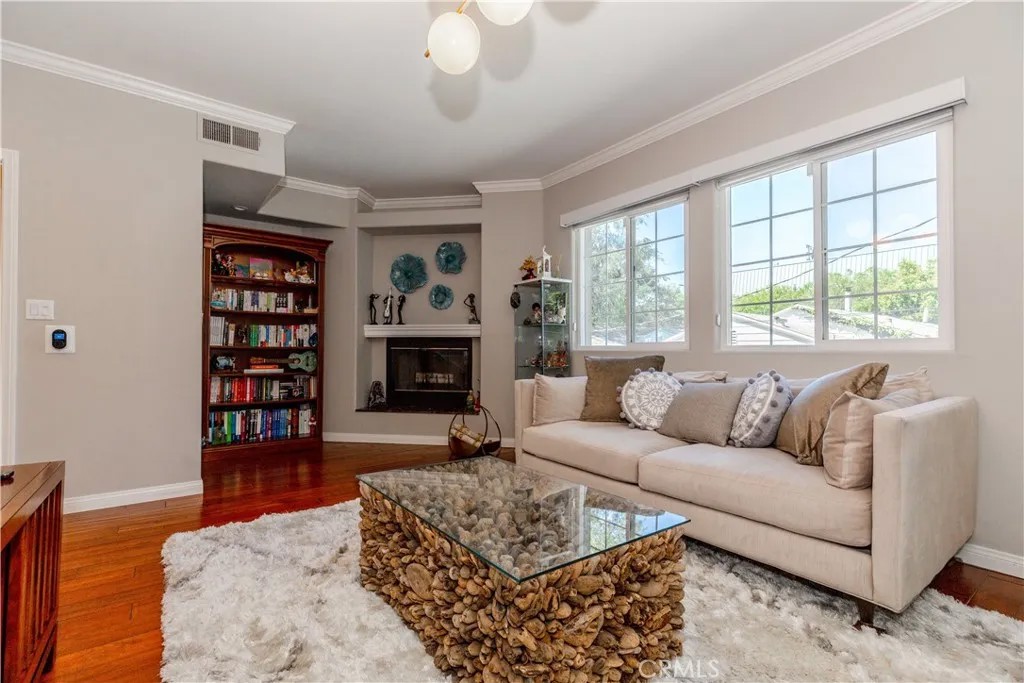 10929 Landale 4