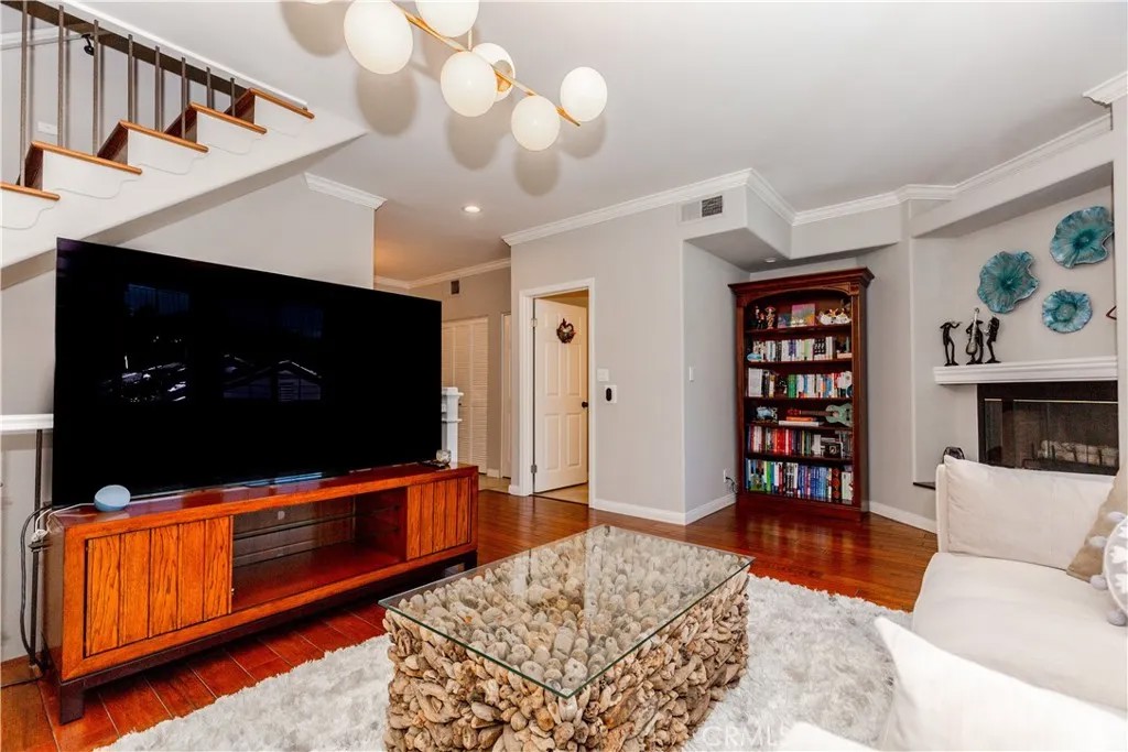 10929 Landale 4