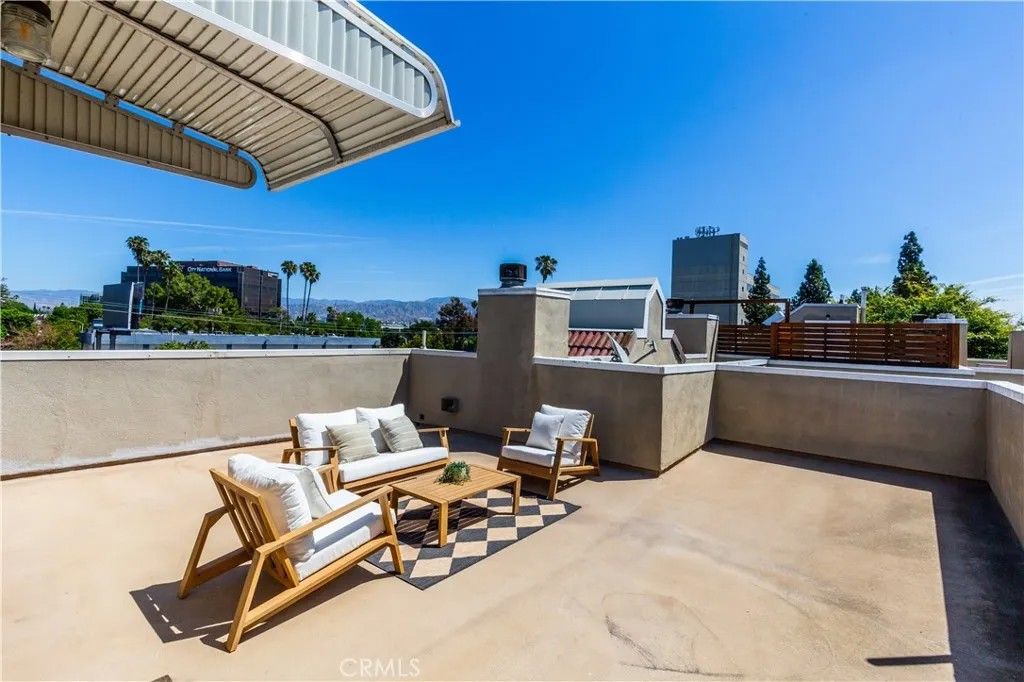 Photo of 10929 Landale St, Toluca Lake, CA 91602 (MLS # CV26090093)