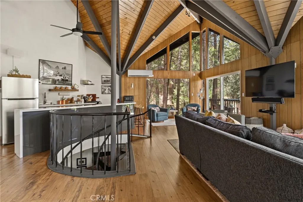 476 Annandale