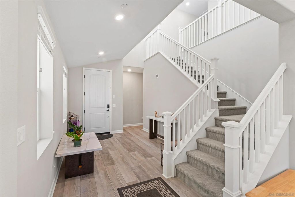 Photo of 675 Grant Ct, Vista, CA 92083 (MLS # 260003316)