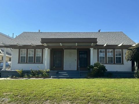 Photo of 1139 N Heliotrope Drive, Los Angeles, CA 90029 (MLS # P1-26194)