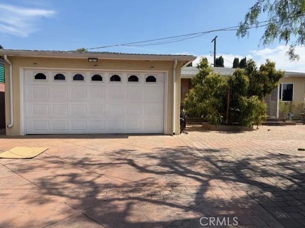 Photo of 8838 Murietta Ave, Panorama City, CA 91402 (MLS # SR26058075)