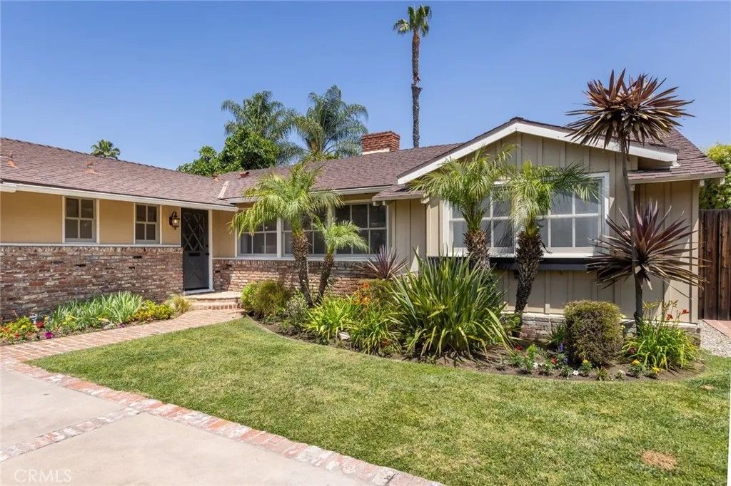 Photo of 12323 Landale ST, Studio City, CA 91604 (MLS # SR26102838)
