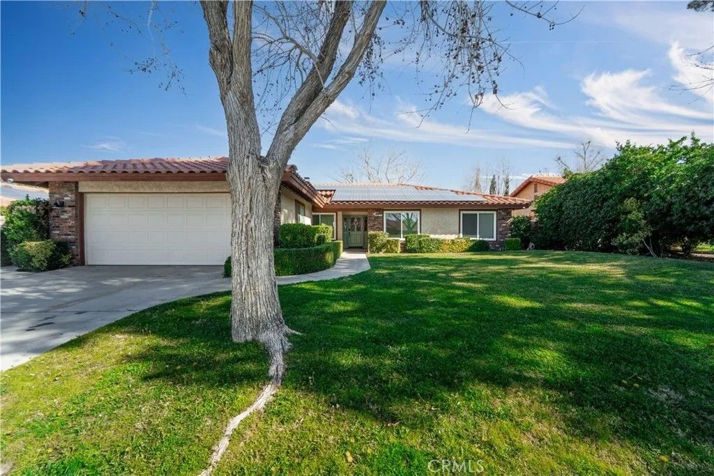 Photo of 43100 Cherbourg Ln, Lancaster, CA 93536 (MLS # SR26029057)