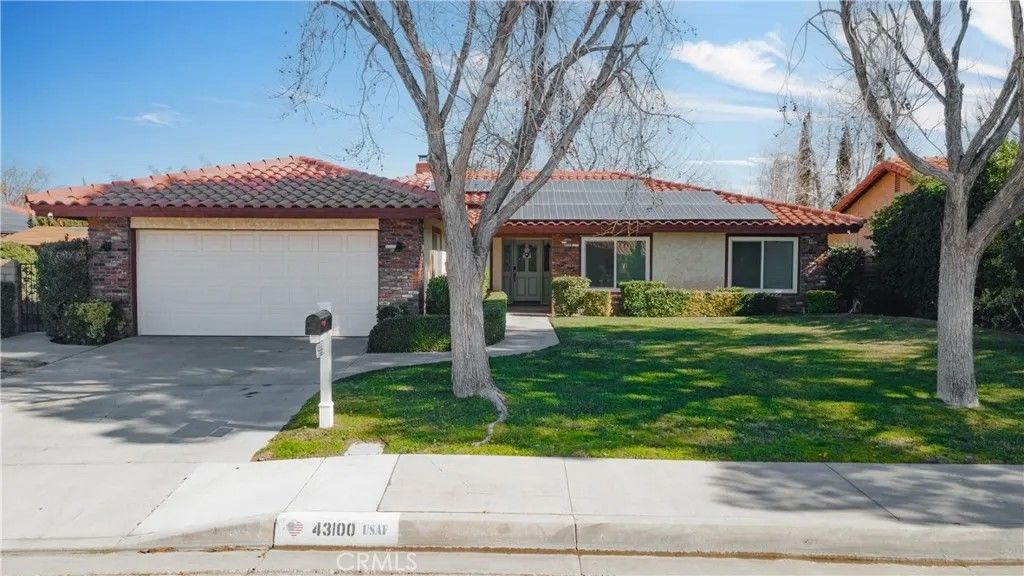 Photo of 43100 Cherbourg Ln, Lancaster, CA 93536 (MLS # SR26029057)
