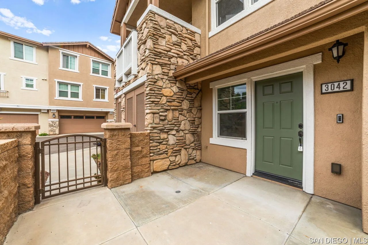 3042 Cole Grade Dr
