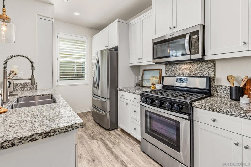 519 Heron Ln