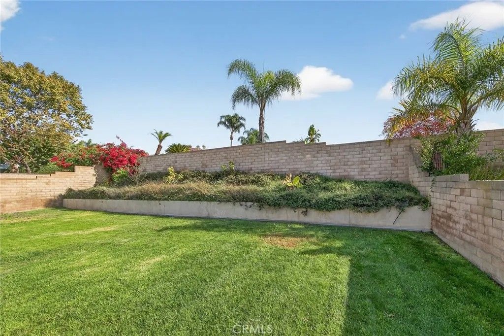 Photo of 4640 Via Frondosa, Yorba Linda, CA 92886 (MLS # AR25266111)