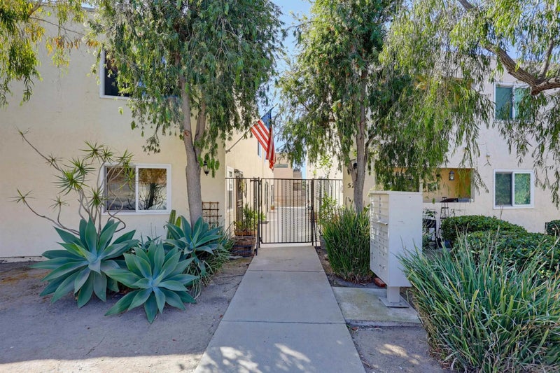 5725 Linda Vista Road 2
