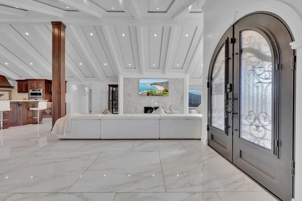 1426 Hidden Mesa View Drive