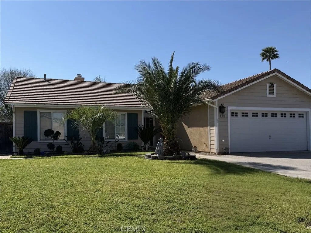 Photo of 935 Cirrus Way, San Jacinto, CA 92582 (MLS # DW26065721)